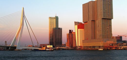 Haven en skyline Rotterdam