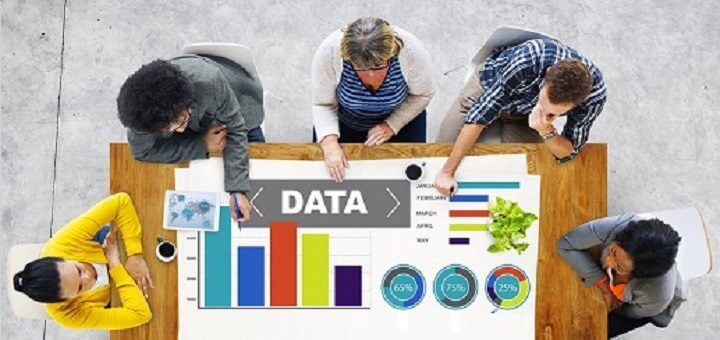 Data- en analytisctechnologie Werknemers om tafel over data