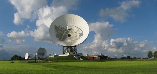Grote satellietoren van Burum in Friesland