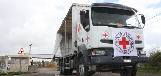 Rode Kruis ICRC vrachtwagen op Golanhoogte