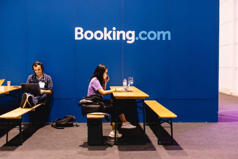GenAI maakt boeken bij Booking eenvoudiger