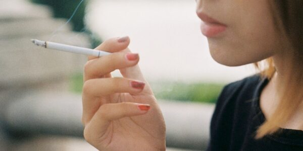 ‘Behandel smartphones als tabaksproducten’