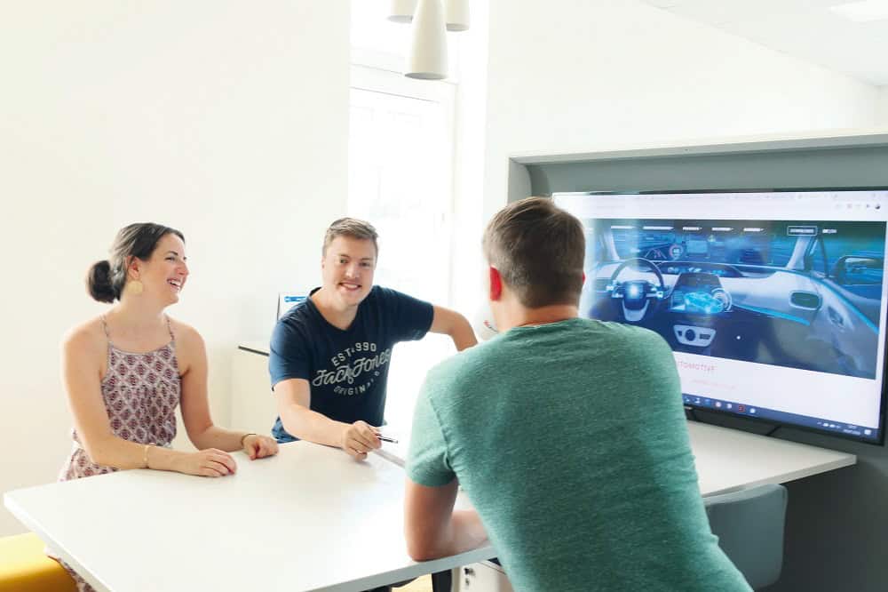 Sharp introduceert interactieve displays voor zakelijk en educatief ...