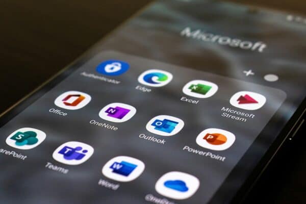 Microsoft onderzoek maatschappelijke impact van AI