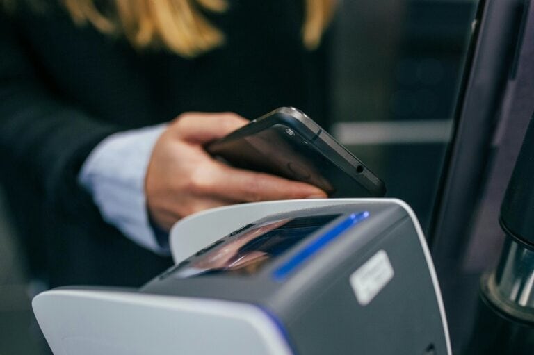 Minister Heinen: “Kleine kans dat Amerikaanse overheid toegang krijgt tot Nederlandse betaaldata na overname CCV”