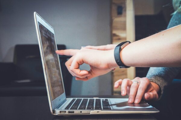 AI-agenten falen op CRM-taken en schenden vertrouwelijkheid
