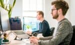 Amazon-topman waarschuwt: AI bedreigt kantoorbanen binnen enkele jaren