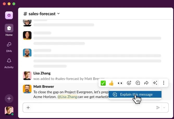 Slack AI-update 3 Een Slack-chat toont een bericht van Matt Brewer over een projectgat, met een muiscursor die "Verklaar dit bericht" selecteert in het menu met berichtopties.