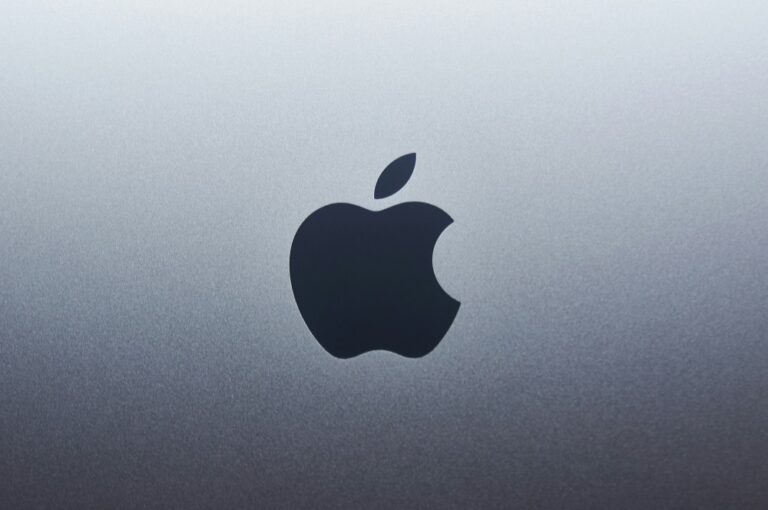 Apple opent front in strijd met Europese toezichthouders