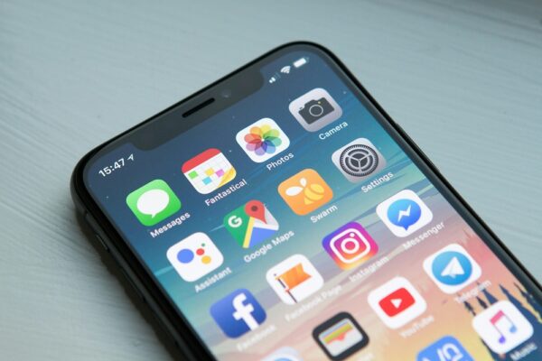 KPN corrigeert mobiele abonnementen sterker dan Vodafone