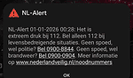 Een Nederlands waarschuwingsbericht waarin mensen worden opgeroepen het alarmnummer 112 alleen te bellen voor levensbedreigende situaties en waarin alternatieve nummers en een website worden gegeven voor niet-spoedeisende hulp.