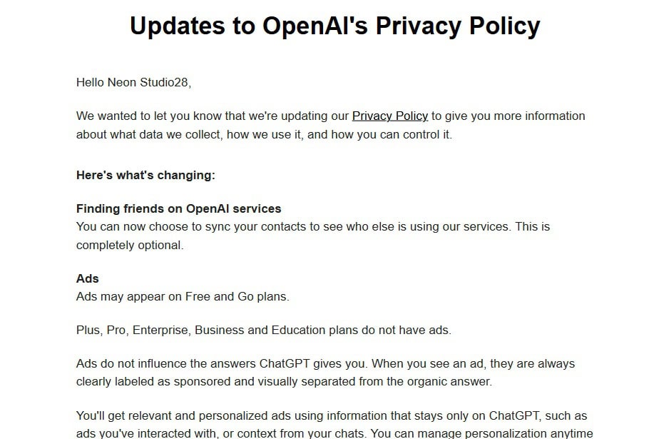 Screenshot van een e-mail met de titel "Updates to OpenAI's Privacy Policy" waarin wijzigingen worden beschreven zoals het synchroniseren van contacten, details over advertenties op OpenAI-services en hoe deze updates je ChatGPT-ervaring kunnen beïnvloeden.