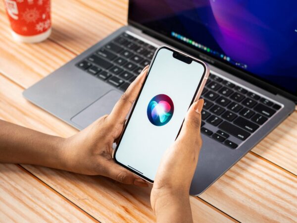 Nieuwe versie Siri weer uitgesteld door Apple