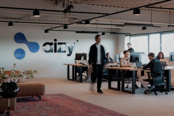 Aizy neemt Uptmz over en creëert geïntegreerd AI-platform voor advertising