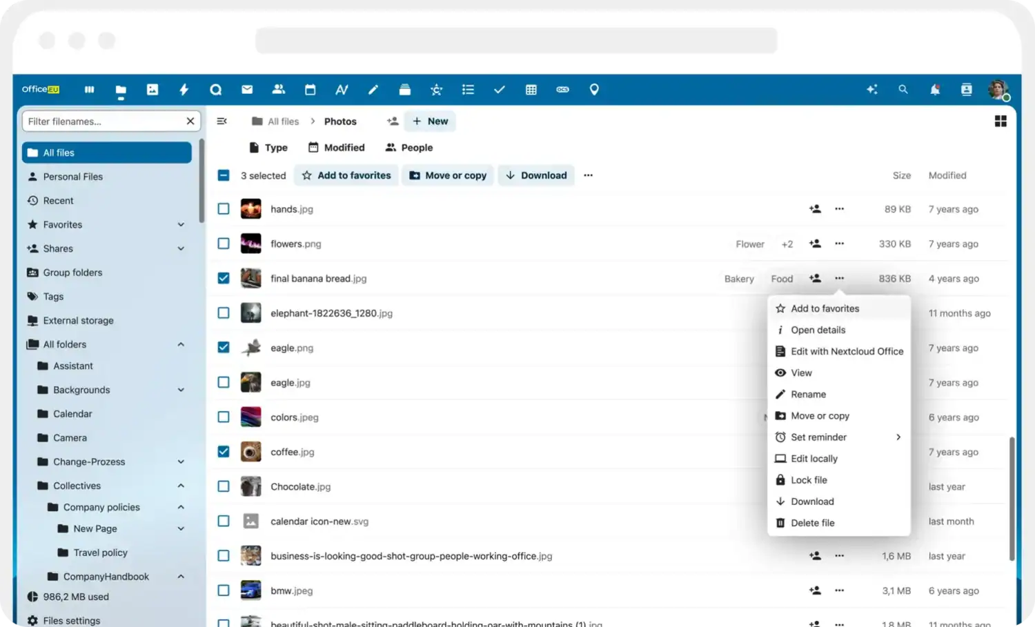 Een bestandsbeheerinterface in Office.eu toont een lijst met afbeeldingsbestanden, met drie geselecteerde bestanden en een vervolgkeuzemenu met opties voor bestandsbeheer zoals downloaden, verwijderen en kopiëren.