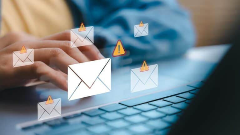Russische hackers stelen al jaar lang overheidsmails