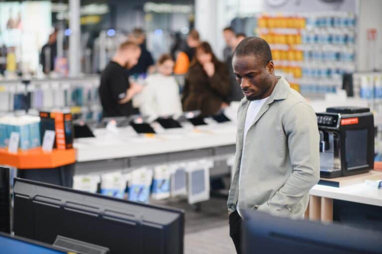 Detailhandel zet 2,9 procent meer om in juni, online groeit hard