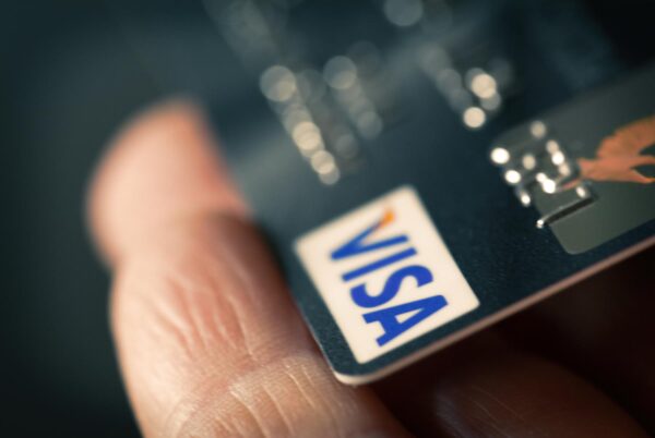 Visa’s AI-tool repareert nu zelf beveiligingslekken in software