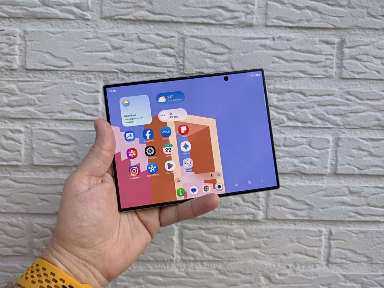 Samsung Galaxy Z Fold 8 (2)