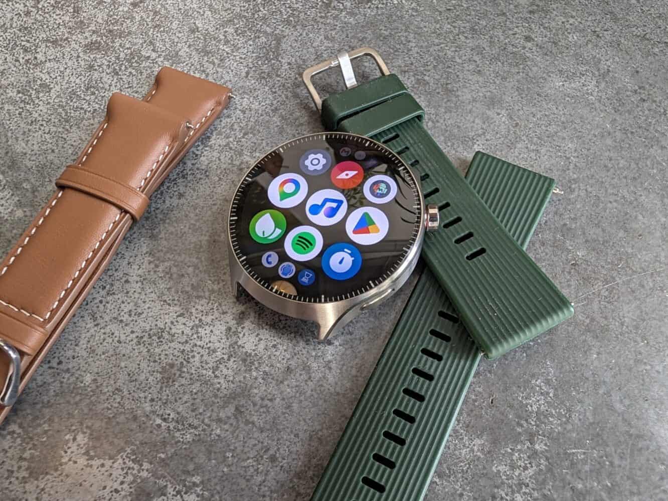 Motorola Moto Watch Ultra (1)